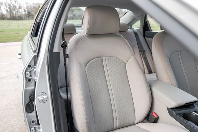 2017 Hyundai Sonata Drive Modes Bluetooth Cruise Control LOW MILES 2017 Hyundai Sonata Drive Modes Bluetooth Cruise Control LOW MILES