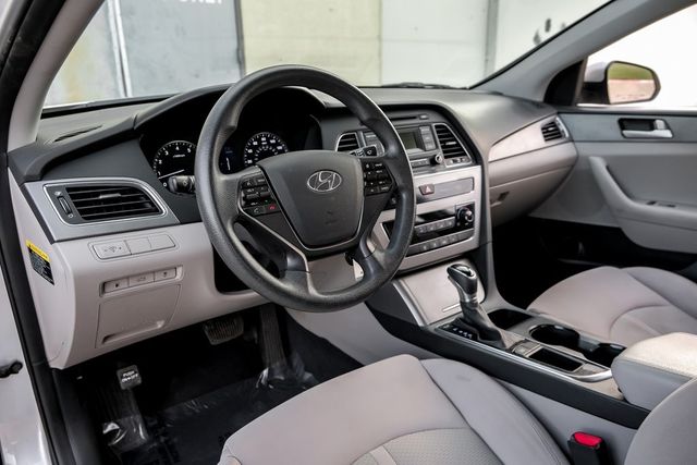 2017 Hyundai Sonata Drive Modes Bluetooth Cruise Control LOW MILES 2017 Hyundai Sonata Drive Modes Bluetooth Cruise Control LOW MILES