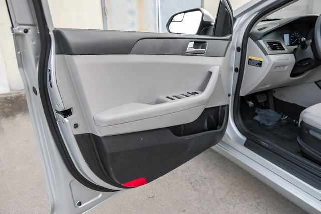 2017 Hyundai Sonata Drive Modes Bluetooth Cruise Control LOW MILES 2017 Hyundai Sonata Drive Modes Bluetooth Cruise Control LOW MILES