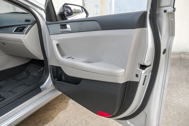 2017 Hyundai Sonata Drive Modes Bluetooth Cruise Control LOW MILES 2017 Hyundai Sonata Drive Modes Bluetooth Cruise Control LOW MILES