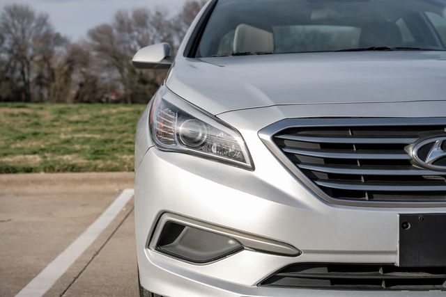 2017 Hyundai Sonata Drive Modes Bluetooth Cruise Control LOW MILES 2017 Hyundai Sonata Drive Modes Bluetooth Cruise Control LOW MILES