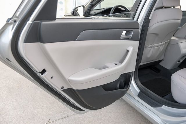 2017 Hyundai Sonata Drive Modes Bluetooth Cruise Control LOW MILES 2017 Hyundai Sonata Drive Modes Bluetooth Cruise Control LOW MILES