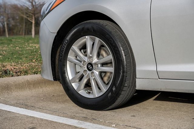 2017 Hyundai Sonata Drive Modes Bluetooth Cruise Control LOW MILES 2017 Hyundai Sonata Drive Modes Bluetooth Cruise Control LOW MILES