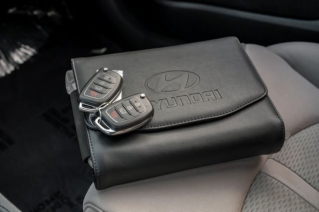 2017 Hyundai Sonata Drive Modes Bluetooth Cruise Control LOW MILES 2017 Hyundai Sonata Drive Modes Bluetooth Cruise Control LOW MILES