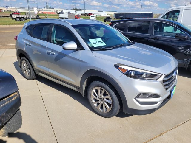 2017 Hyundai TUCSON SE | Dickinson, ND | Autorama Auto Sales and Rentals