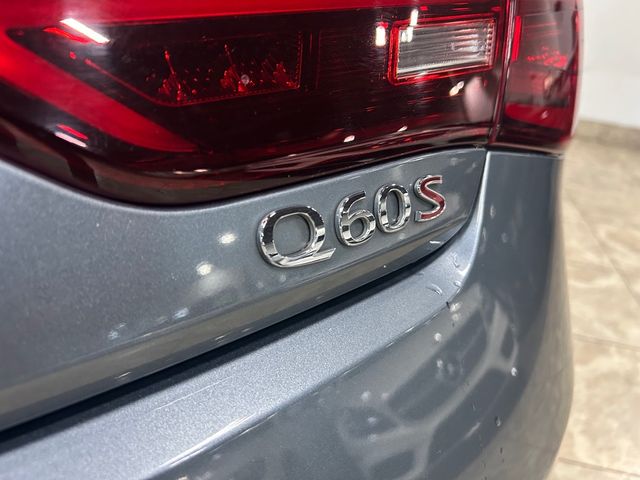 2017 INFINITI Q60 Red Sport 400