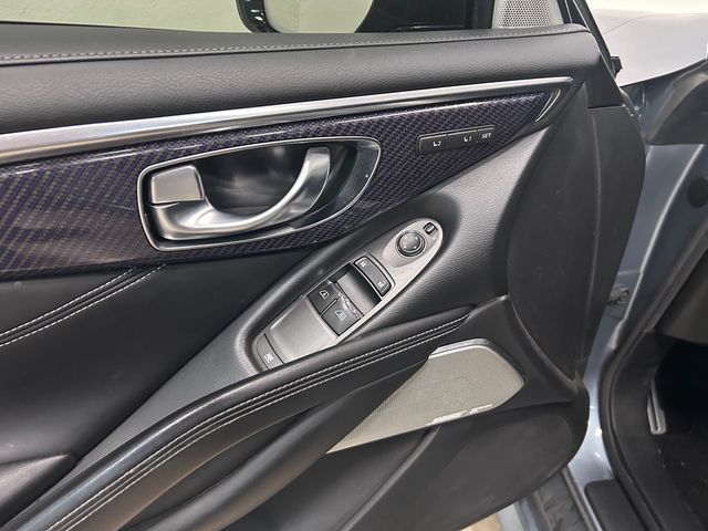 2017 INFINITI Q60 Red Sport 400