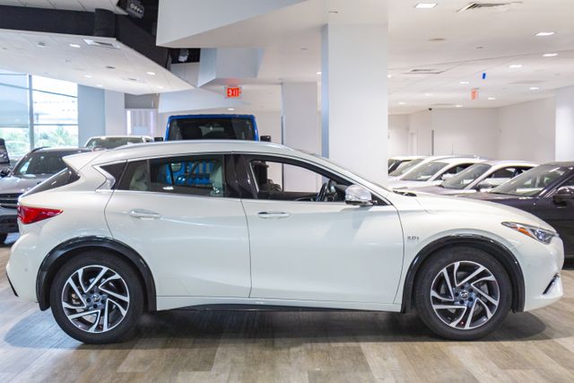 2017 INFINITI QX30 Tech,Prem,LED,Navigation Gallery White Theme Package