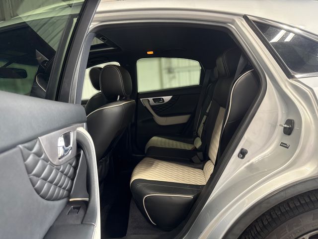 2017 Infiniti QX70 Base 2017 Infiniti QX70 Base