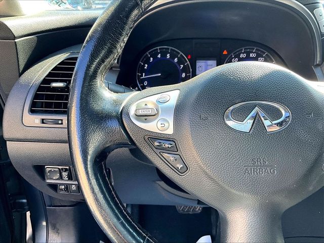 2017 INFINITI QX70