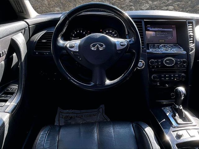 2017 INFINITI QX70