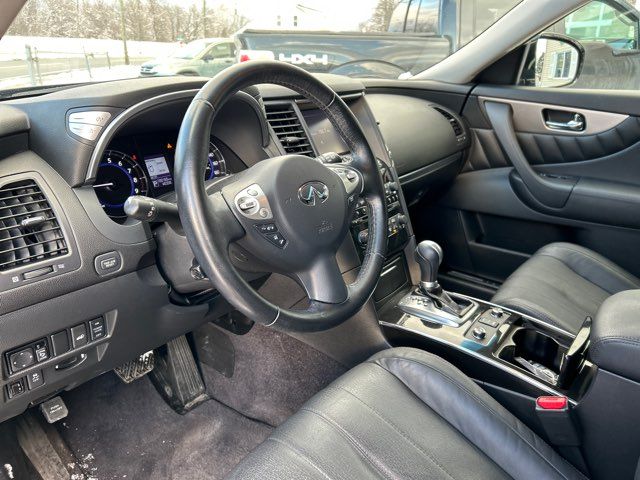 2017 INFINITI QX70 Base