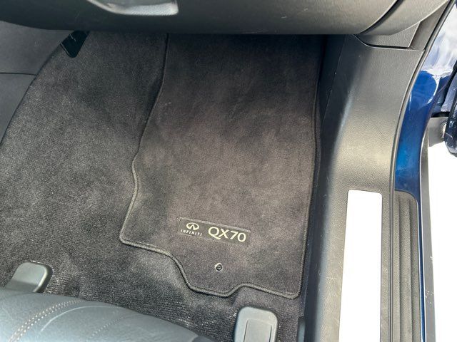 2017 INFINITI QX70 Base