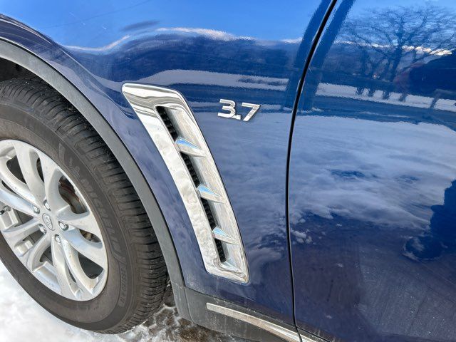 2017 INFINITI QX70 Base