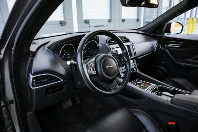2017 Jaguar F-PACE 35t Prestige | Mesquite, TX | Texas Autos Direct