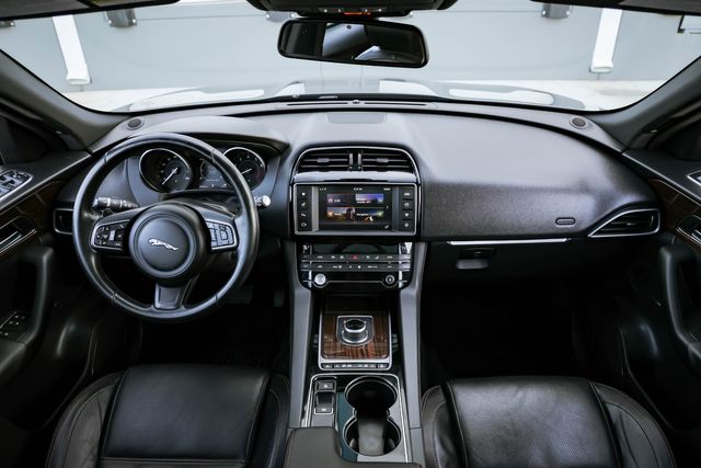 2017 Jaguar F-PACE 35t Prestige | Mesquite, TX | Texas Autos Direct 2017 Jaguar F-PACE 35t Prestige | Mesquite, TX | Texas Autos Direct
