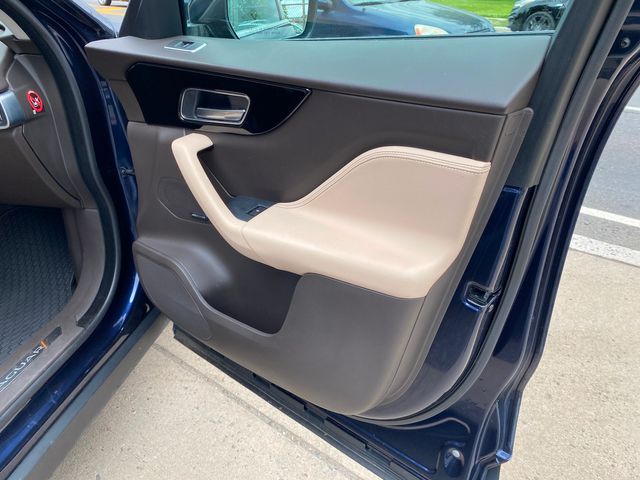 2017 Jaguar F-PACE 35t Prestige | New Brunswick, New Jersey | Brilliant Auto Sales 2017 Jaguar F-PACE 35t Prestige | New Brunswick, New Jersey | Brilliant Auto Sales