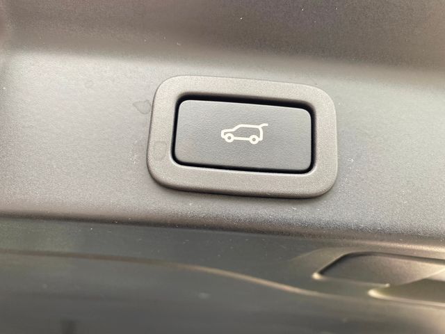 2017 Jaguar F-PACE 35t Prestige | New Brunswick, New Jersey | Brilliant Auto Sales 2017 Jaguar F-PACE 35t Prestige | New Brunswick, New Jersey | Brilliant Auto Sales