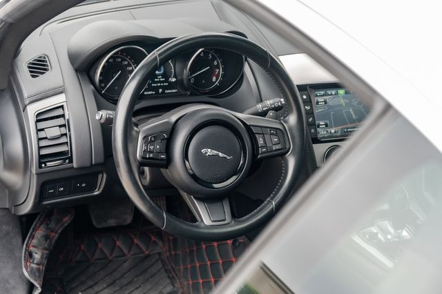 2017 Jaguar F-TYPE PREMIUM NAV SUPERCHARGED CLEAN CARFAX LOADED NICE