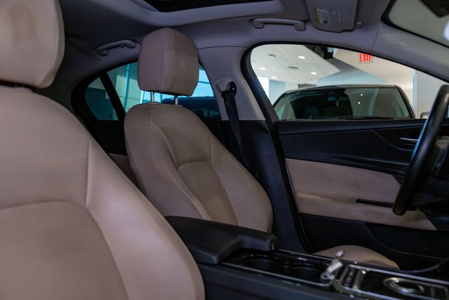 2017 Jaguar XE 35t Premium