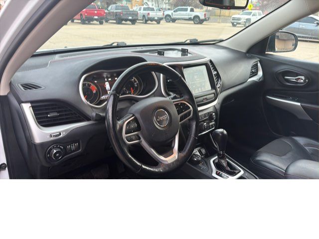 2017 Jeep Cherokee Trailhawk V6 | Dickinson, ND | Heiser Motors 2017 Jeep Cherokee Trailhawk V6 | Dickinson, ND | Heiser Motors