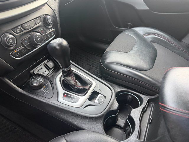 2017 Jeep Cherokee Trailhawk V6 | Dickinson, ND | Heiser Motors 2017 Jeep Cherokee Trailhawk V6 | Dickinson, ND | Heiser Motors