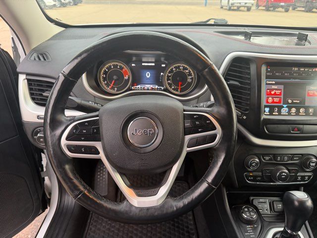 2017 Jeep Cherokee Trailhawk V6 | Dickinson, ND | Heiser Motors 2017 Jeep Cherokee Trailhawk V6 | Dickinson, ND | Heiser Motors