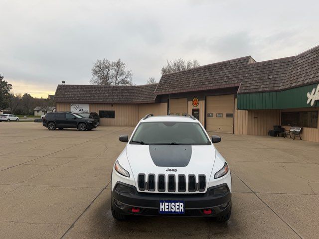 2017 Jeep Cherokee Trailhawk V6 | Dickinson, ND | Heiser Motors 2017 Jeep Cherokee Trailhawk V6 | Dickinson, ND | Heiser Motors