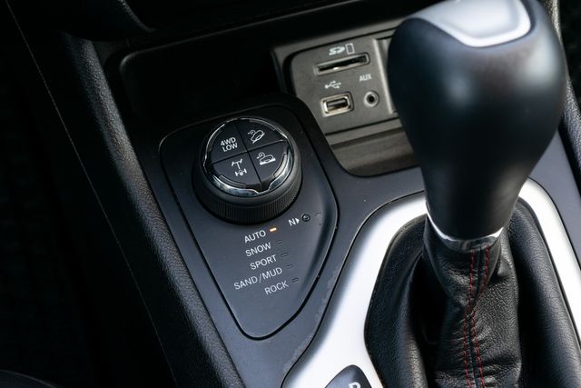 2017 Jeep Cherokee Trailhawk | Great Falls, Montana | Bleskin Motor Company 2017 Jeep Cherokee Trailhawk | Great Falls, Montana | Bleskin Motor Company