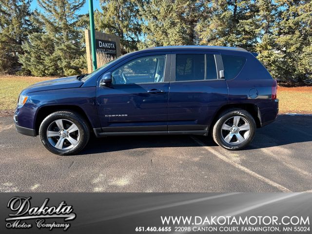 2017 Jeep Compass Latitude | Farmington, MN | Dakota Motor Company 