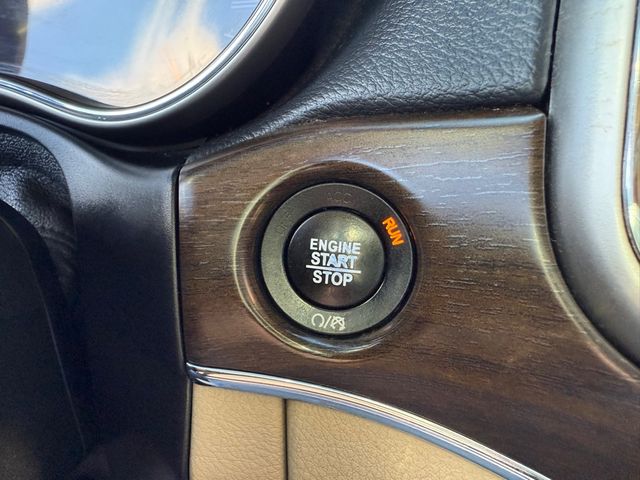 2017 Jeep GRAND CHEROKEE LIMITED 4x4 Navi Sunroof | Canton, Ohio | Ohio Auto Warehouse LLC