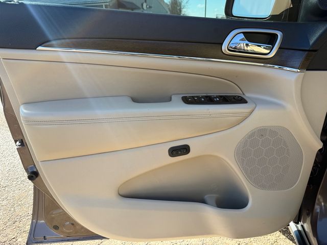 2017 Jeep GRAND CHEROKEE LIMITED 4x4 Navi Sunroof | Canton, Ohio | Ohio Auto Warehouse LLC 2017 Jeep GRAND CHEROKEE LIMITED 4x4 Navi Sunroof | Canton, Ohio | Ohio Auto Warehouse LLC