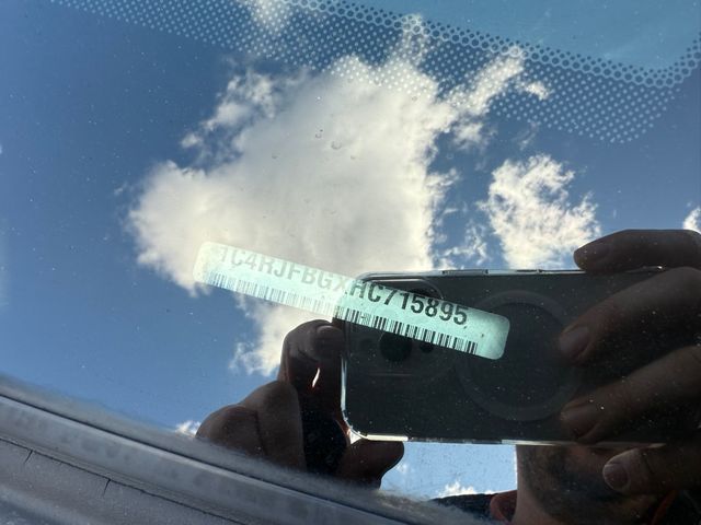 2017 Jeep GRAND CHEROKEE LIMITED 4x4 Navi Sunroof | Canton, Ohio | Ohio Auto Warehouse LLC 2017 Jeep GRAND CHEROKEE LIMITED 4x4 Navi Sunroof | Canton, Ohio | Ohio Auto Warehouse LLC