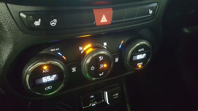 2017 Jeep Renegade Limited | Carrollton, TX | Legend Motorcars of Carrollton 2017 Jeep Renegade Limited | Carrollton, TX | Legend Motorcars of Carrollton