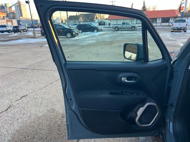 2017 Jeep Renegade Latitude | Dickinson, ND | Heiser Motors 2017 Jeep Renegade Latitude | Dickinson, ND | Heiser Motors