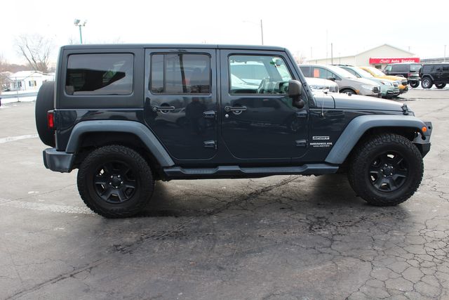 2017 Jeep Wrangler Unlimited Sport | Granite City, Illinois | MasterCars Company Inc. 2017 Jeep Wrangler Unlimited Sport | Granite City, Illinois | MasterCars Company Inc.