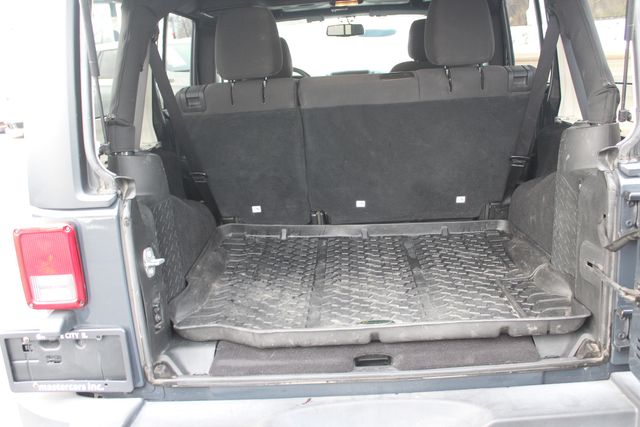 2017 Jeep Wrangler Unlimited Sport | Granite City, Illinois | MasterCars Company Inc. 2017 Jeep Wrangler Unlimited Sport | Granite City, Illinois | MasterCars Company Inc.