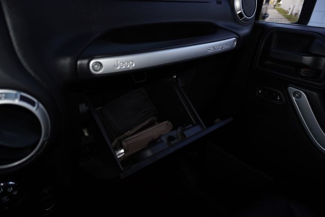 2017 Jeep WRANGLER UNLIMITED SAHARA CUSTOM LIFTED NAV LEATHER 22" | Tampa, FL | Florida Auto Sales Group 2017 Jeep WRANGLER UNLIMITED SAHARA CUSTOM LIFTED NAV LEATHER 22" | Tampa, FL | Florida Auto Sales Group