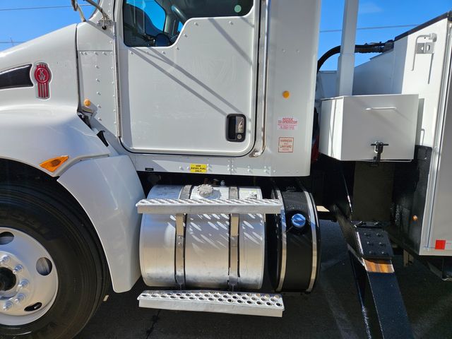 2017 Kenworth T370 ALTEC MATERIAL HANDLER ALTEC AA55 60FT REACH WITH JIB | Irving, TX | Pinnacle Trucks 2017 Kenworth T370 ALTEC MATERIAL HANDLER ALTEC AA55 60FT REACH WITH JIB | Irving, TX | Pinnacle Trucks