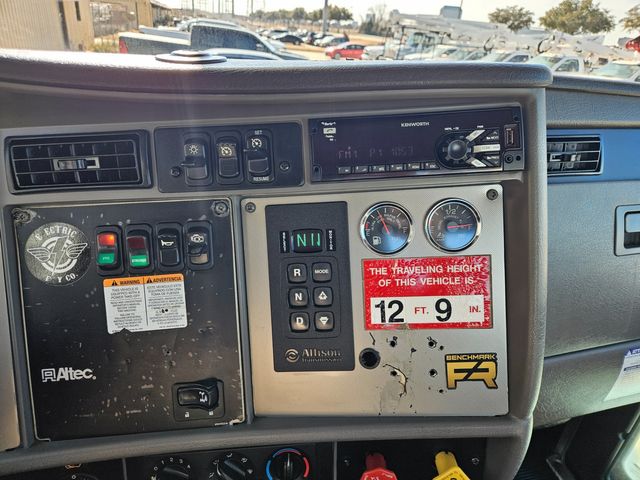 2017 Kenworth T370 ALTEC MATERIAL HANDLER ALTEC AA55 60FT REACH WITH JIB | Irving, TX | Pinnacle Trucks 2017 Kenworth T370 ALTEC MATERIAL HANDLER ALTEC AA55 60FT REACH WITH JIB | Irving, TX | Pinnacle Trucks