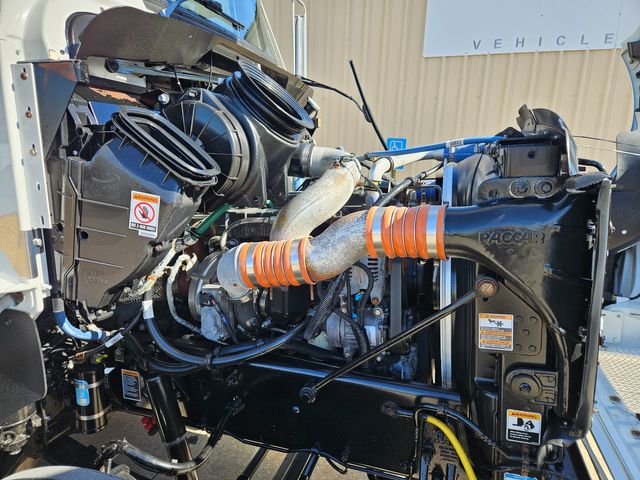 2017 Kenworth T370 ALTEC MATERIAL HANDLER ALTEC AA55 60FT REACH WITH JIB | Irving, TX | Pinnacle Trucks 2017 Kenworth T370 ALTEC MATERIAL HANDLER ALTEC AA55 60FT REACH WITH JIB | Irving, TX | Pinnacle Trucks