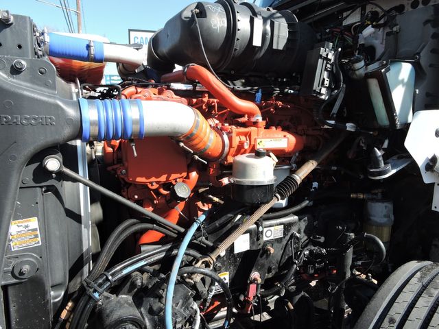 2017 Kenworth T800 Tri-Axel Dump Truck 