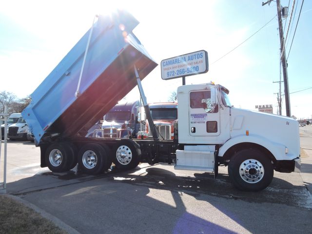 2017 Kenworth T800 Tri-Axel Dump Truck 