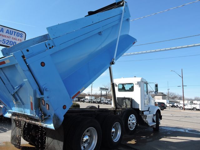 2017 Kenworth T800 Tri-Axel Dump Truck 