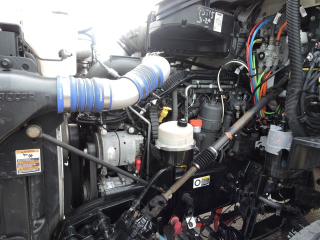 2017 Kenworth T880 Daycab