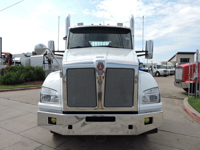 2017 Kenworth T880 Daycab