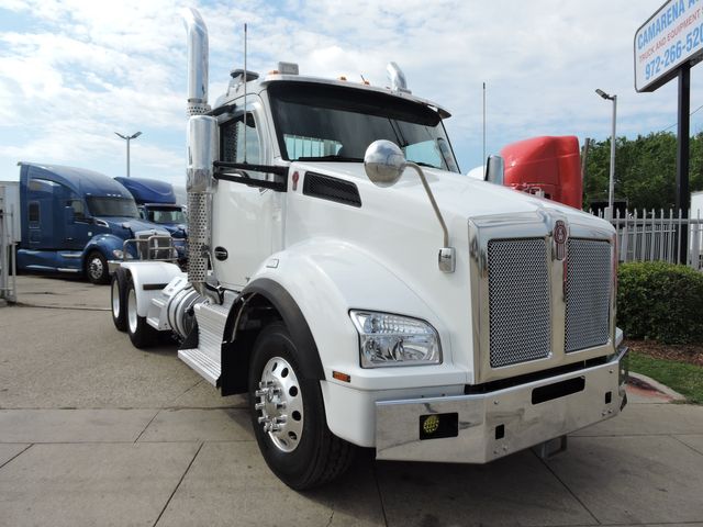 2017 Kenworth T880 Daycab