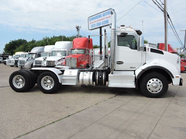 2017 Kenworth T880 Daycab