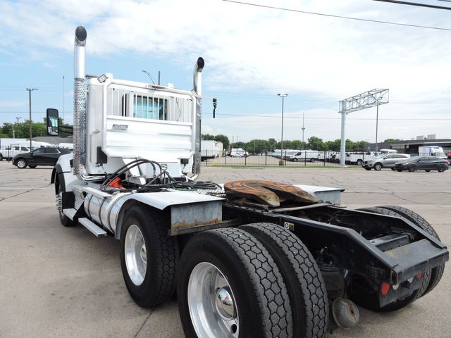 2017 Kenworth T880 Daycab