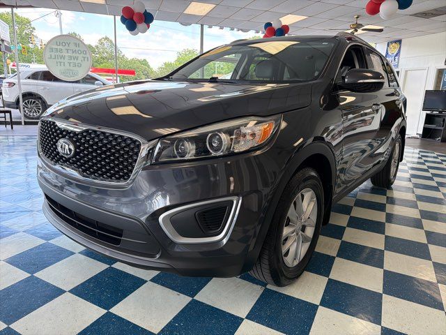 2017 Kia Sorento LX | Rome, GA | Knight's Car Store 2017 Kia Sorento LX | Rome, GA | Knight's Car Store